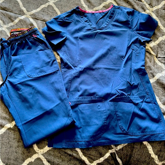 Heart & Soul Scrub Set - Picture 1 of 1